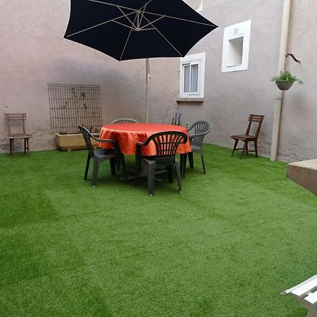 Le Gite De Flavie Montpeyroux  Ngoại thất bức ảnh